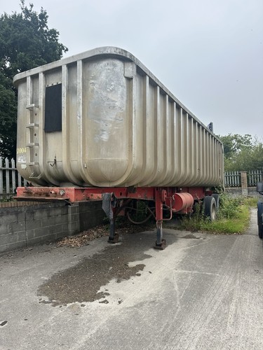 Agricultural dump trailer twin - dump,